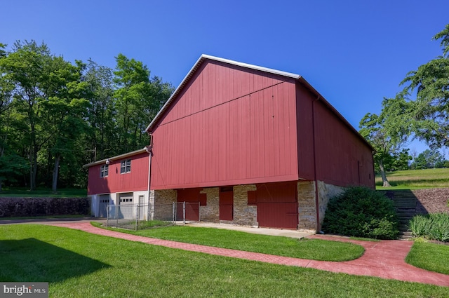5751 Mount Pisgah Rd, York, PA 17406 - view of barn featuring a garage