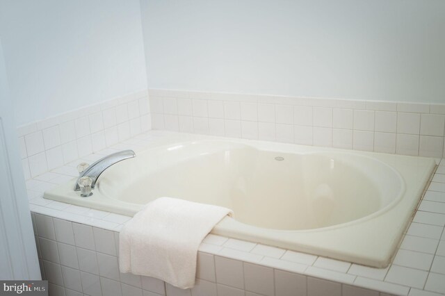 2 Woodlake Ct, Barnegat, NJ 08005