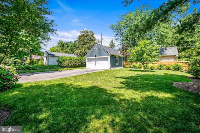 206 E Lake Ave, Baltimore, MD 21212 - view of yard featuring a garage and an outdoor structure