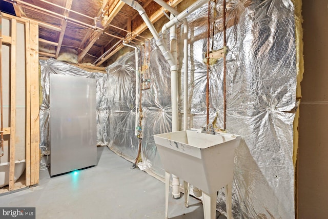 20736 Ashburn Station Pl, Ashburn, VA 20147 - unfinished below grade area with a sink