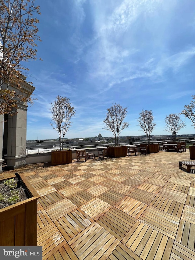 601 Pennsylvania Ave NW Unit 812, Washington, DC 20004 - view of wooden deck