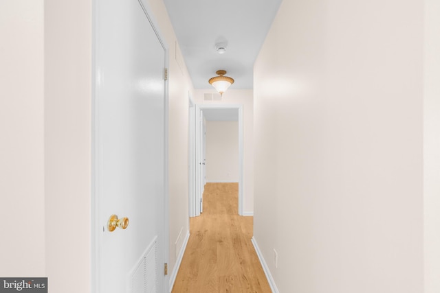 2802B Yarmouth Ln, Mount Laurel, NJ 08054 - hallway featuring light wood-style flooring and baseboards