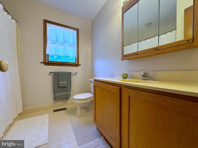 33 High Meadows Dr, Mullica Hill, NJ 08062 - full bath featuring vanity, tile patterned flooring, and curtained shower