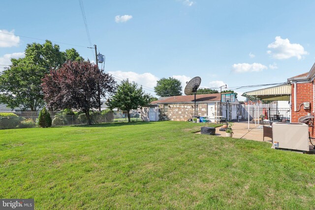 9959 Ferndale St, Philadelphia, PA 19115 - fenced backyard with a patio area