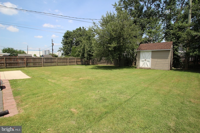 804 N Augustine St, Wilmington, DE 19804 - fenced backyard with a shed