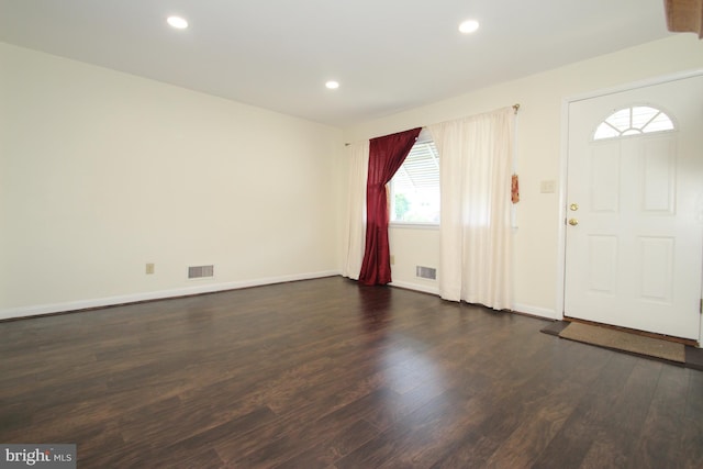 804 N Augustine St, Wilmington, DE 19804 - entrance foyer with dark wood-style floors and recessed lighting