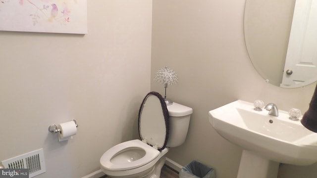 12507 Olivine Ct, Hagerstown, MD 21740 - half bath with a sink and toilet