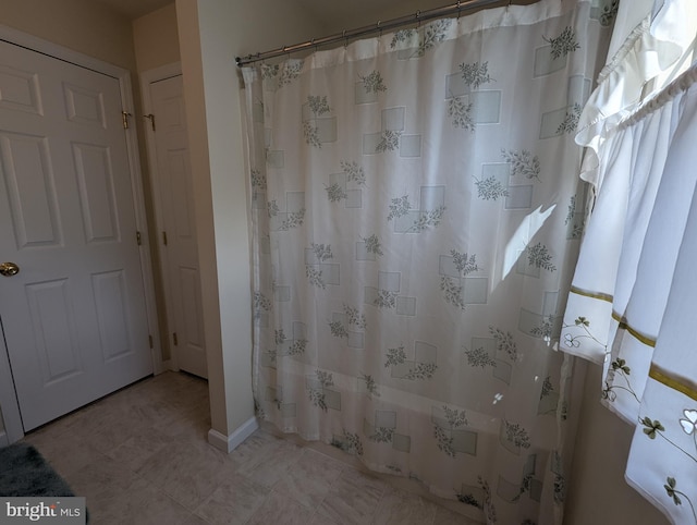 43 Helene Ct, Hamburg, PA 19526 - full bathroom with baseboards