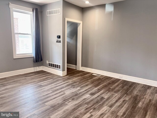 607 N Broom St, Wilmington, DE 19805 - unfurnished room featuring dark wood-style flooring and recessed lighting