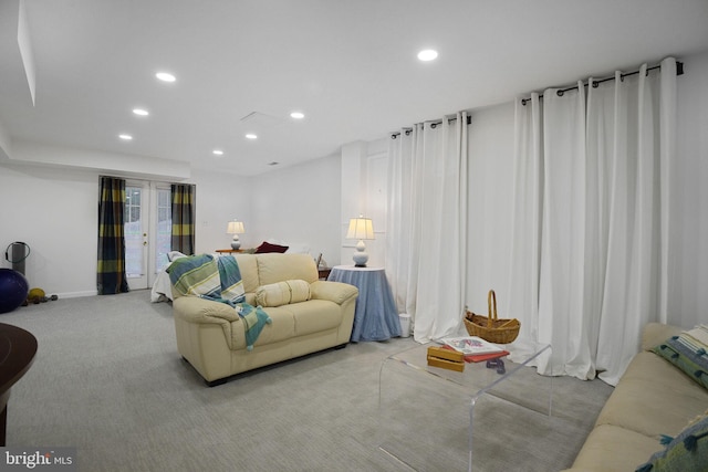 15508 Summer Grove Ct, Gaithersburg, MD 20878 - carpeted living room featuring recessed lighting