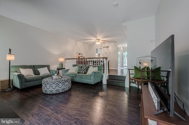 642 Lamplighter Way, Hockessin, DE 19707 - living area with wood finished floors and a ceiling fan