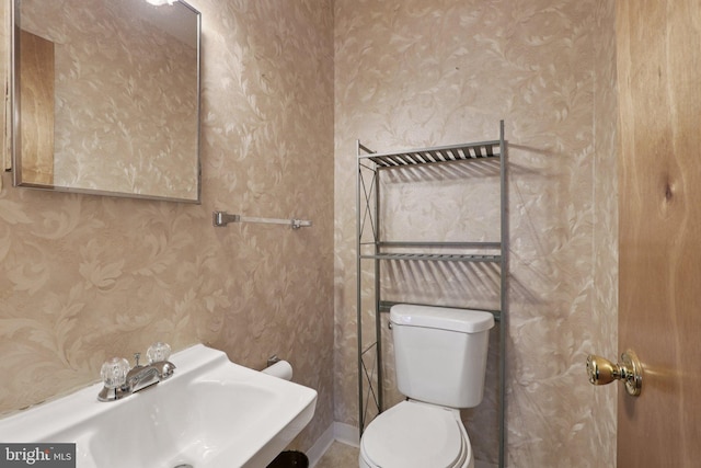 21 Hemmings Way, Lawnside, NJ 08045 - bathroom featuring wallpapered walls