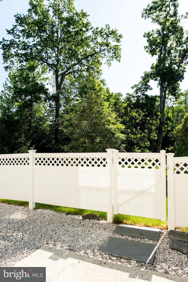 202 Park Knl, Princeton, NJ 08540 - view of gate