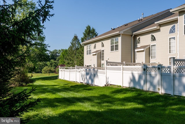 202 Park Knl, Princeton, NJ 08540 - view of yard