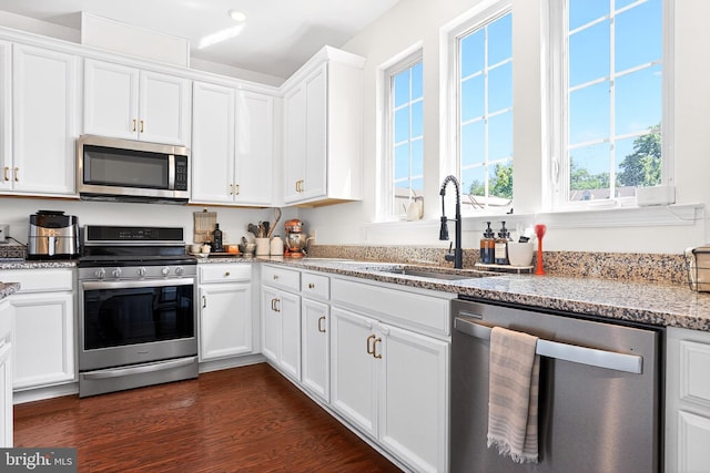 415 Tall Oaks Dr, Warminster, PA 18974