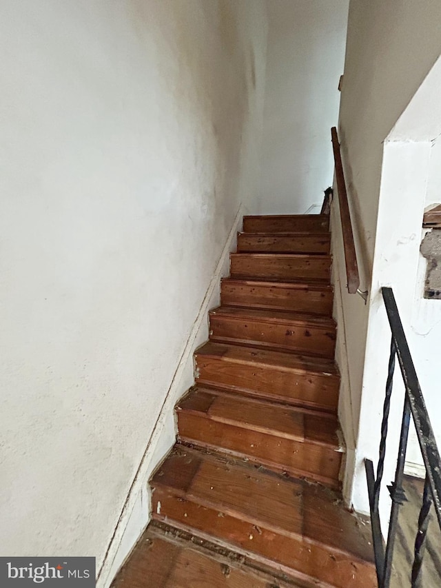 4706 Alhambra Ave, Baltimore, MD 21212 - view of staircase