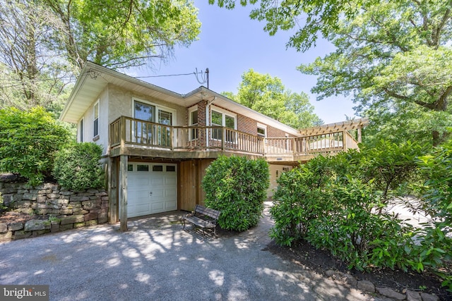 860 Temple Rd, Pottstown, PA 19465 - view of front of house with an attached garage and driveway