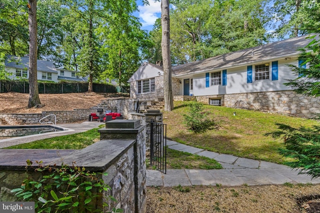13 Weirwood Rd, Wayne, PA 19087 - single story home with stone siding