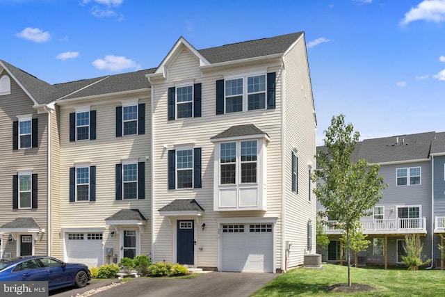 28 Boot Ln, Gilbertsville, PA 19525 - view of property with driveway, a garage, and a front yard