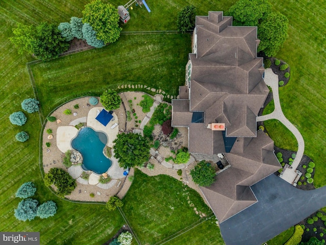 2740 Allen Glen Dr, Mechanicsburg, PA 17055 - aerial view of property and surrounding area with a pool area