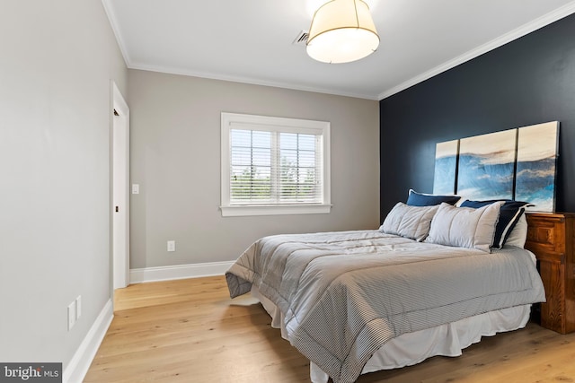 2740 Allen Glen Dr, Mechanicsburg, PA 17055 - bedroom featuring ornamental molding and light wood-type flooring