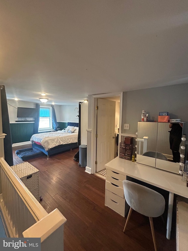 3030 Edgemont St, Philadelphia, PA 19134 - bedroom with dark wood-style floors and an office area