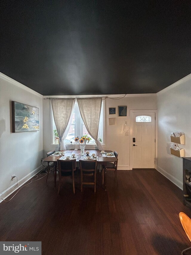 3030 Edgemont St, Philadelphia, PA 19134 - dining space with crown molding and wood finished floors