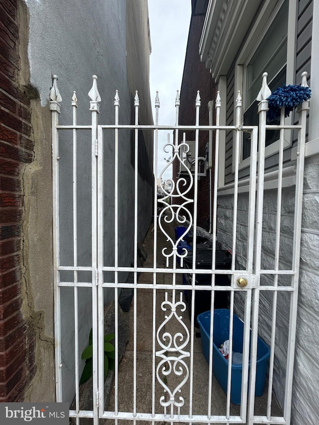 3030 Edgemont St, Philadelphia, PA 19134 - view of gate