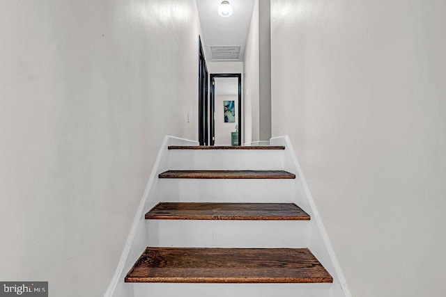 1528 Stuyvesant Ave, Trenton, NJ 08618 - view of staircase