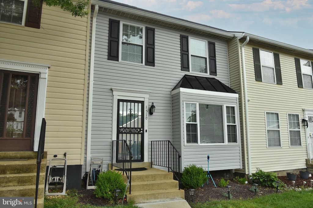 1510 Karen Blvd, District Heights, MD 20747 - multi unit property with entry steps, a standing seam roof, and a metal roof