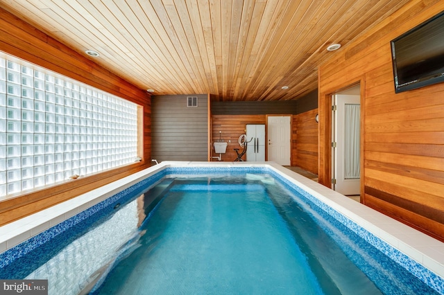 14 Quail Ridge Dr, Reading, PA 19607 - view of indoor pool