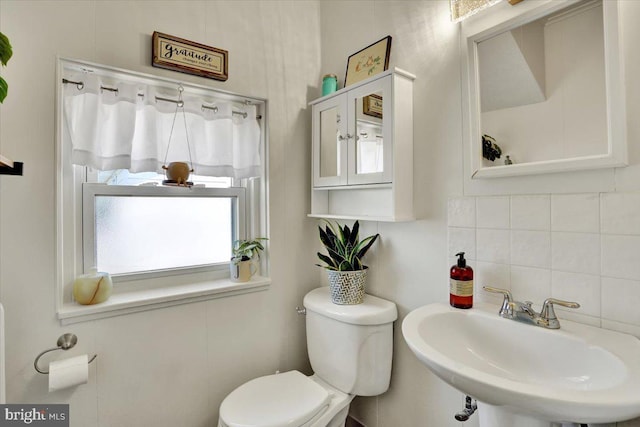 3314 Orchard Pl, Reading, PA 19605 - bathroom with a sink and tasteful backsplash