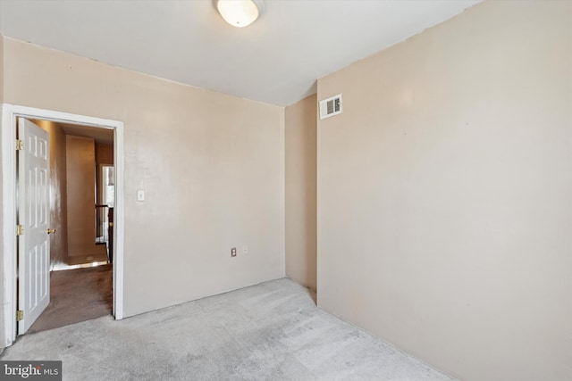 3006 Cedar St, Philadelphia, PA 19134 - empty room featuring light colored carpet
