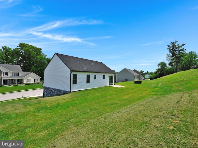 564 Monocacy Trl, Spring Grove, PA 17362 - rear view of house featuring a lawn