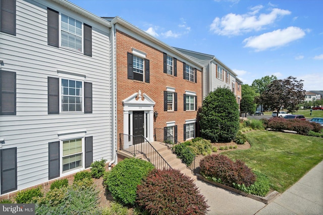 119 Prosperity Ave SE Unit C, Leesburg, VA 20175 - view of property featuring a front yard