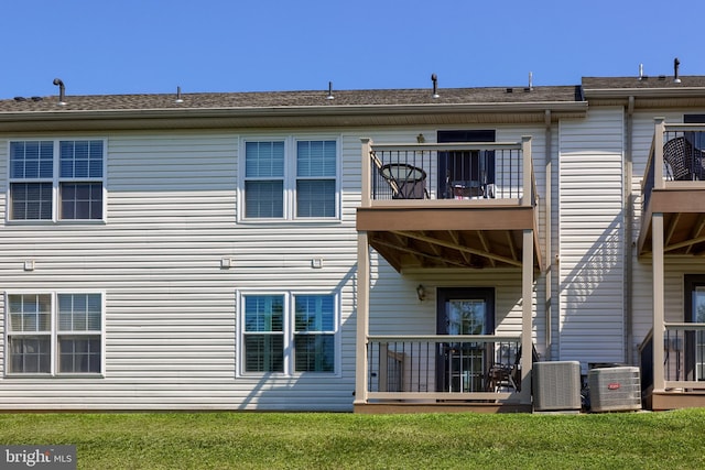 420 Buttonwood Ln Unit 420A, York, PA 17406 - rear view of house with a balcony