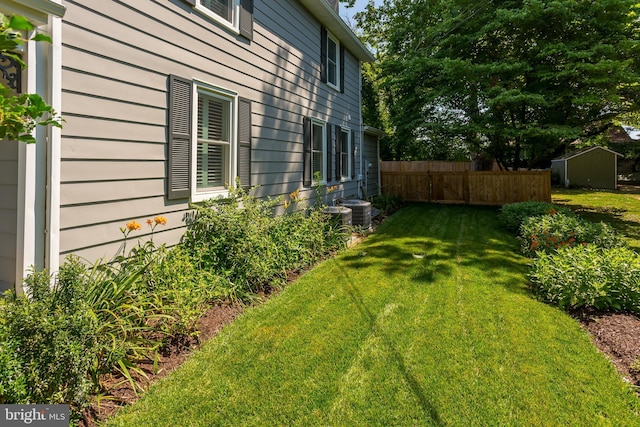 503 Mulberry St, Milton, DE 19968 - view of yard featuring a storage shed