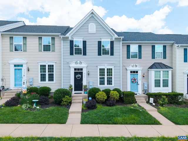 2140 Elm Tree Knl, Charlottesville, VA 22911 - townhome / multi-family property featuring a front lawn
