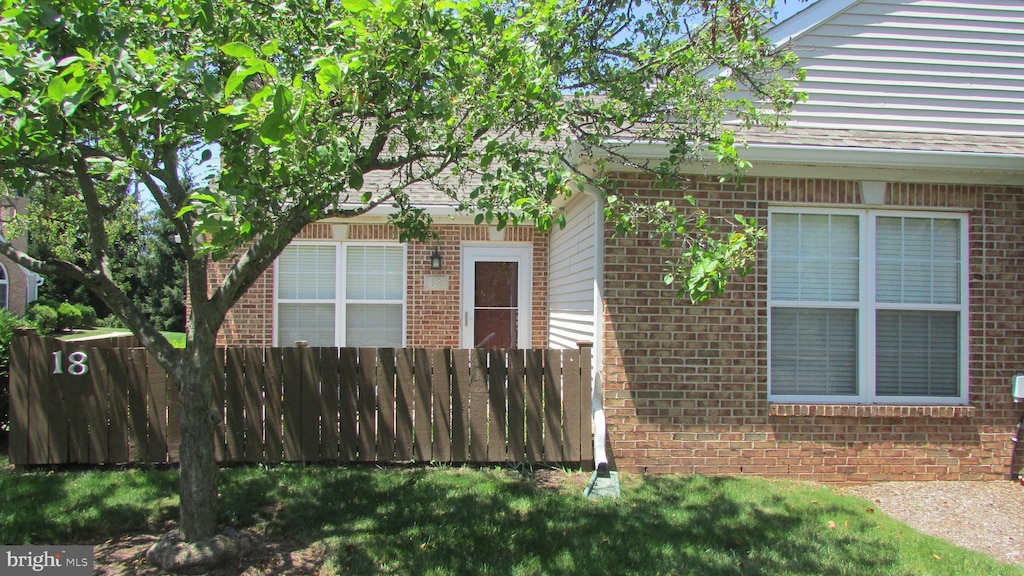 18 Woolsey Ct, Pennington, NJ 08534