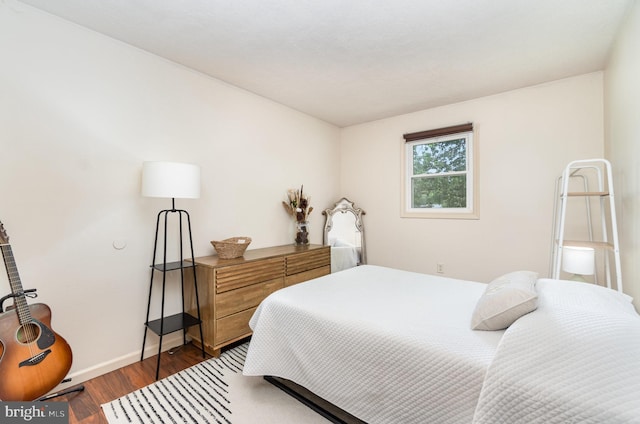 2110 Douglas Dr, Carlisle, PA 17013 - bedroom featuring wood finished floors and baseboards