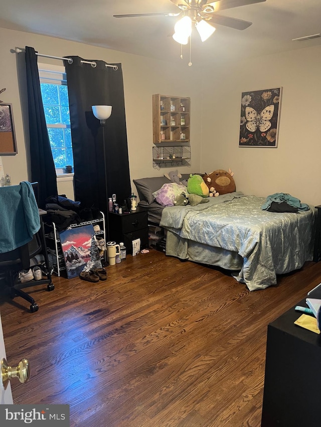 499 Prospect Rd, Warminster, PA 18974 - bedroom with wood finished floors and a ceiling fan
