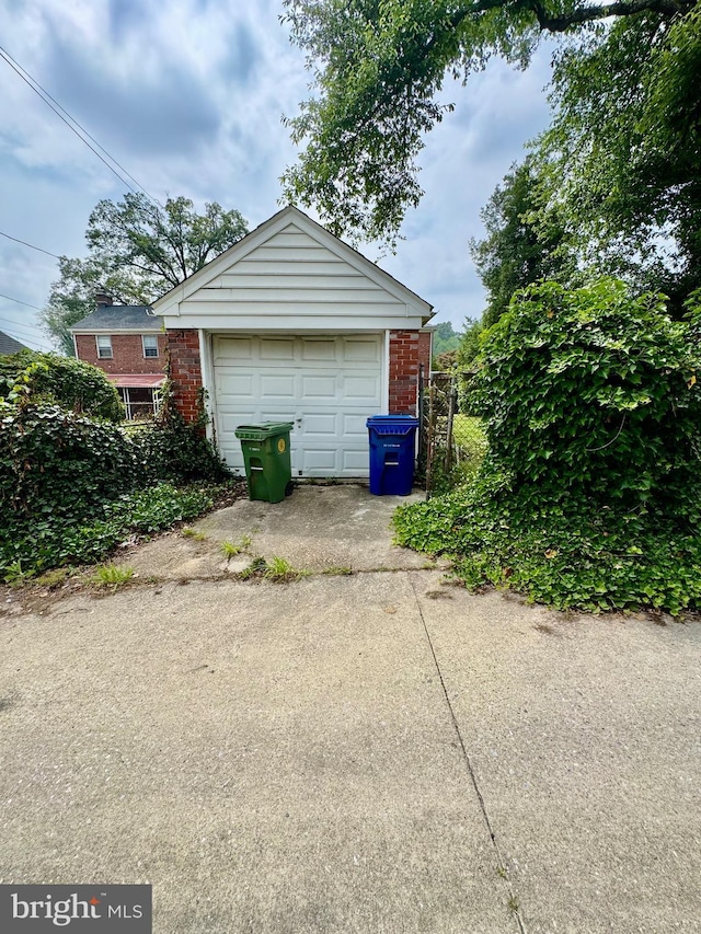 3913 Loch Raven Blvd, Baltimore, MD 21218 - detached garage featuring concrete driveway