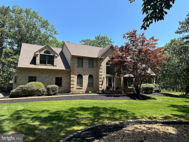 5 Hamilton Ct, Southampton, NJ 08088 - view of front facade featuring a front lawn, brick siding, and a shingled roof