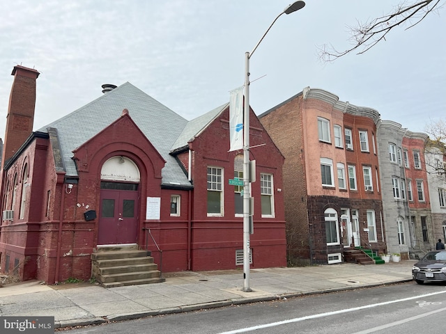 818 N Broadway, Baltimore, MD 21205 - view of front of property featuring entry steps and brick siding