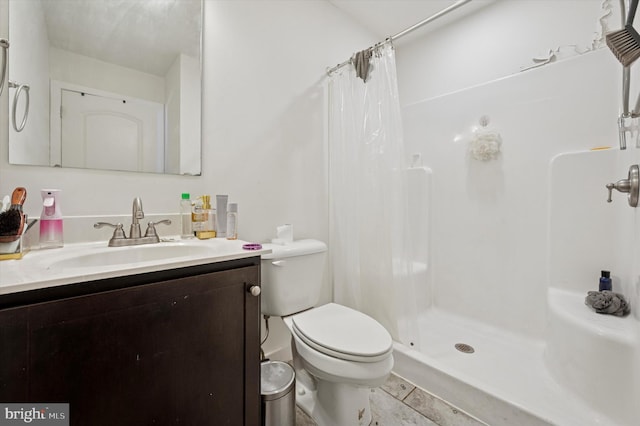 3104 N Broad St, Philadelphia, PA 19132 - full bathroom featuring curtained shower and vanity