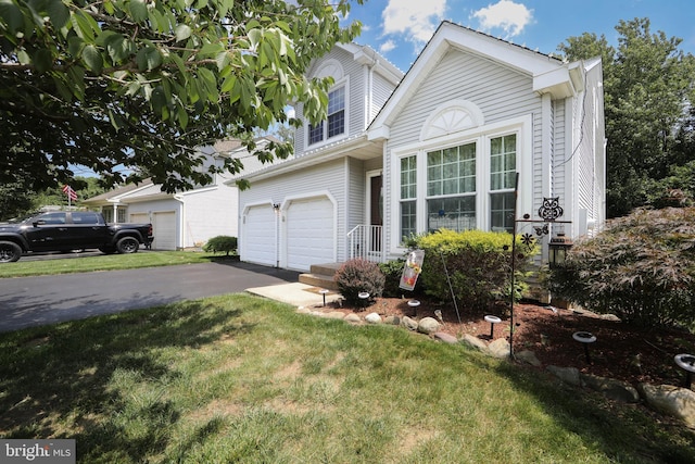 9 Stirrup Way, Burlington, NJ 08016 - traditional-style house featuring driveway and a front lawn