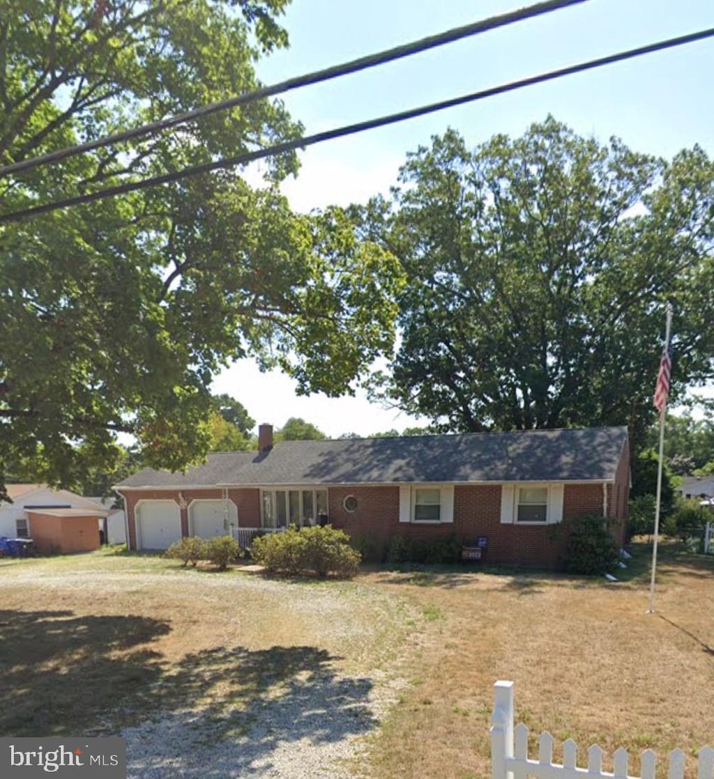 6 Shady Ln, Pemberton, NJ 08068 - ranch-style home featuring driveway and a garage