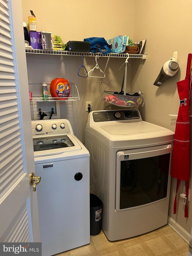 86 Ables Run Dr, Absecon, NJ 08201 - laundry room featuring washer and dryer