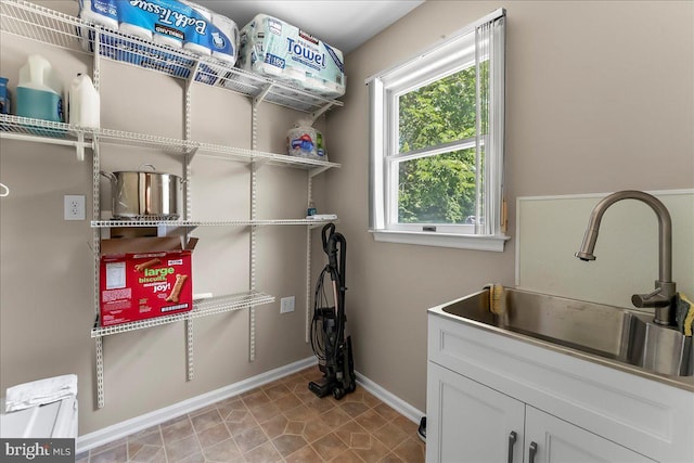 11 Georges Way, Glen Mills, PA 19342 - pantry with a sink