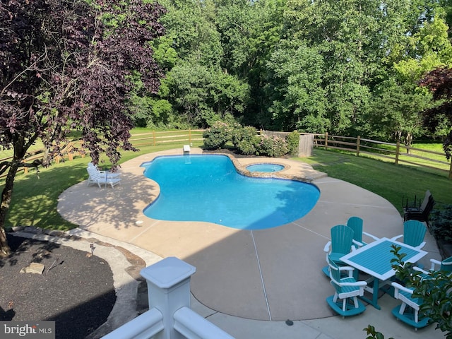11 Georges Way, Glen Mills, PA 19342 - view of pool featuring an in-ground hot tub and a patio